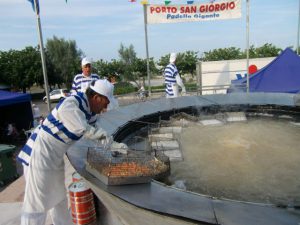 porto-san-giorgio-padella-gigante